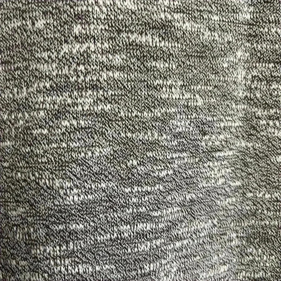 BNWT Women’s Sun and Shadows  Sweater in Grey Size Small - Picture 4 of 9